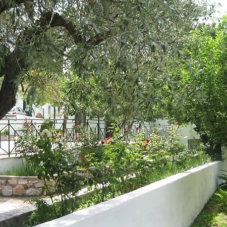 Pefkos *