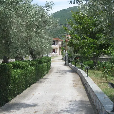 Pefkos *