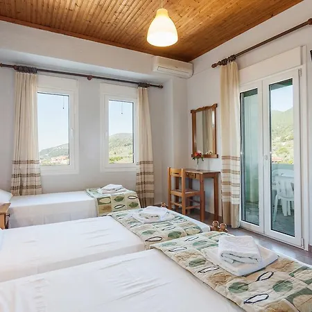 Pefkos Skopelos Town
